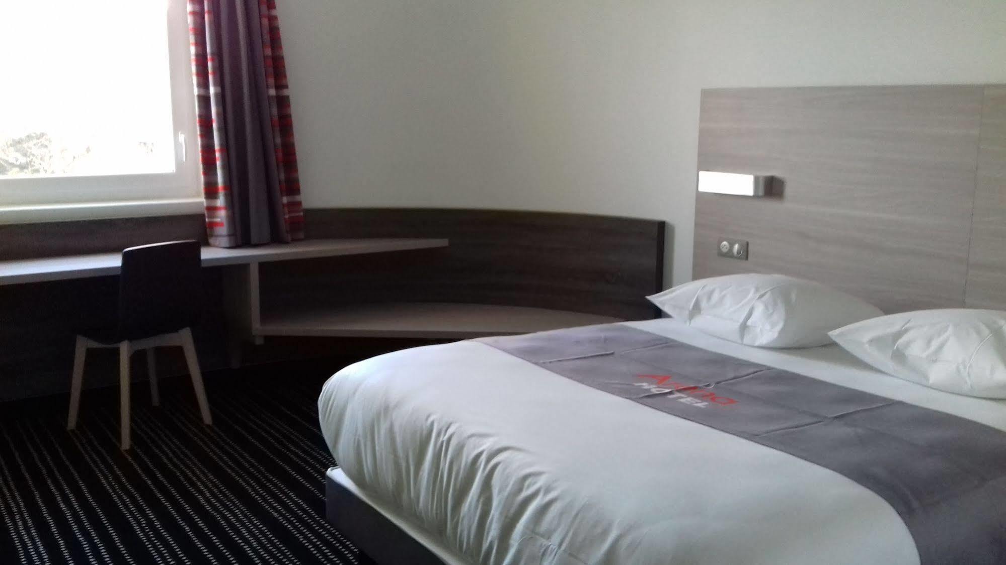 Hotel Arena Тулуза Екстер'єр фото